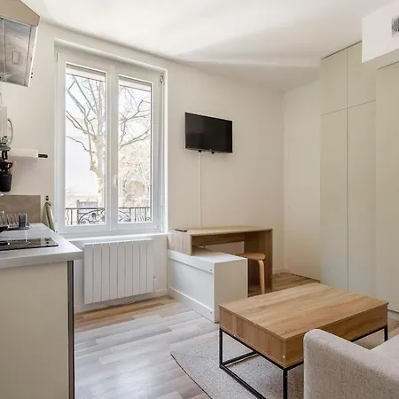 Apartment Studio Equipe Boulevard Stalingrad -2 Personnes *