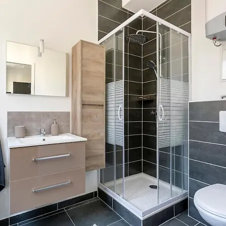 Studio Equipé Boulevard Stalingrad -2 Personnes * Lyon
