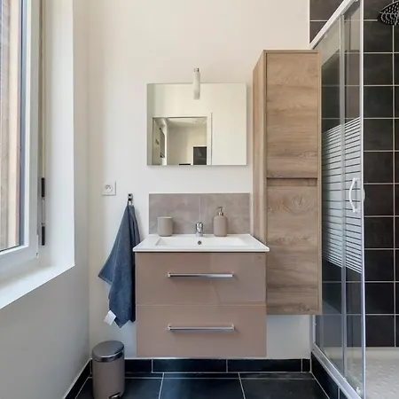 Apartment Studio Equipe Boulevard Stalingrad -2 Personnes