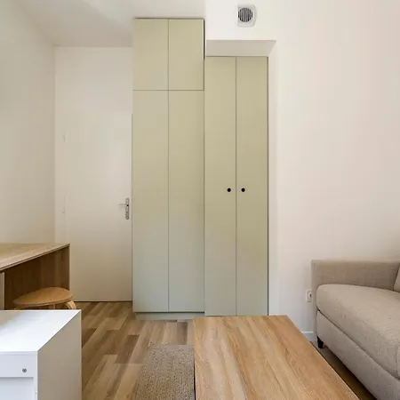 Apartment Studio Equipe Boulevard Stalingrad -2 Personnes *
